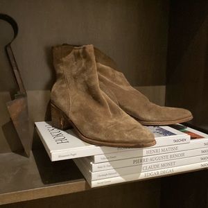 Dolce vita brown suede 7.5